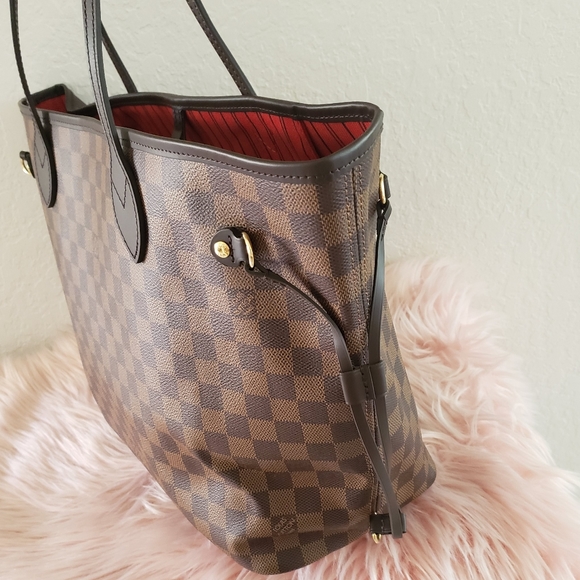 LOUIS VUITTON | LV Neverfull MM in Cherry - Picture 8 of 17